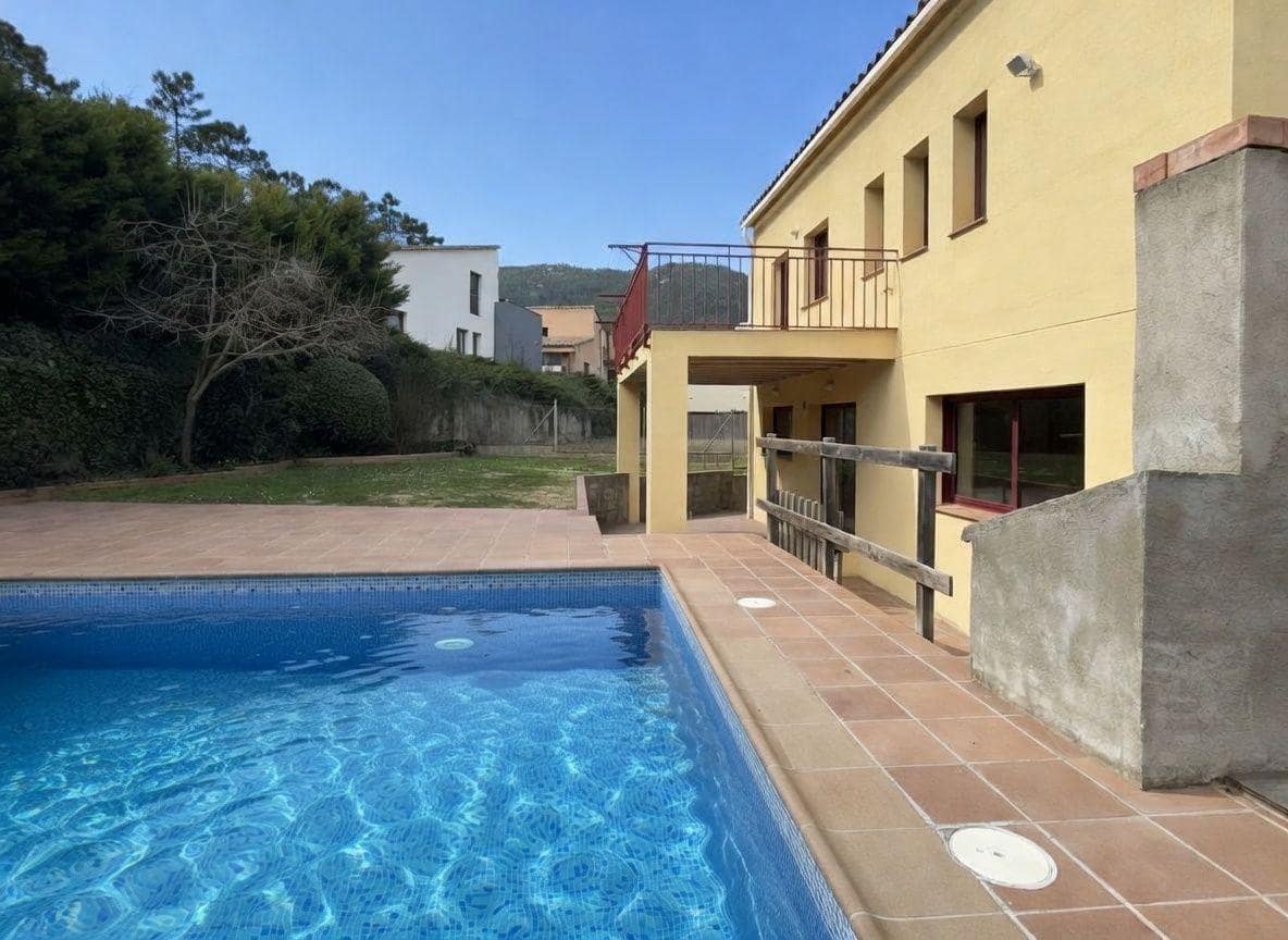 5 Zimmer Villa zu verkaufen in Sant Llorenc de la Muga mit Pool Garage - 450.000 € (Ref: 9759448)