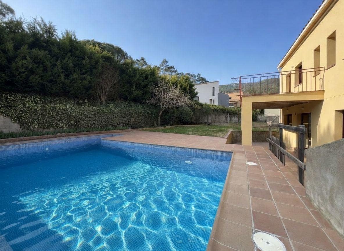 5 Zimmer Villa zu verkaufen in Sant Llorenc de la Muga mit Pool Garage - 450.000 € (Ref: 9759448)