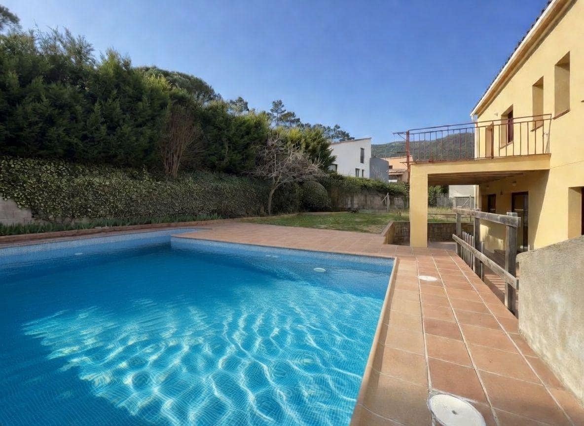 5 Zimmer Villa zu verkaufen in Sant Llorenc de la Muga mit Pool Garage - 450.000 € (Ref: 9759448)