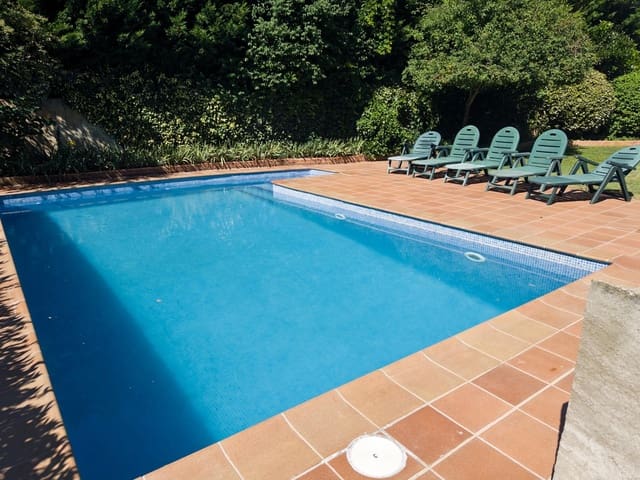 5 Zimmer Villa zu verkaufen in Sant Llorenç de la Muga mit Pool Garage - 441.000 € (Ref: 9759448)