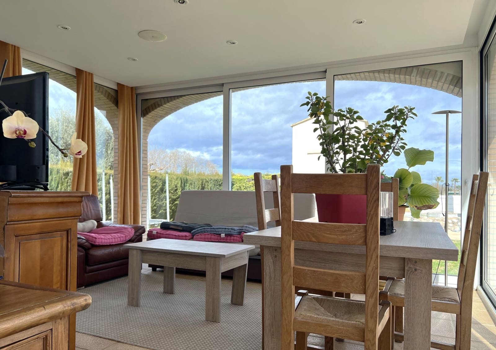 4 bedroom Villa for sale in Sant Pere Pescador with pool garage - € 495,000 (Ref: 9822903)