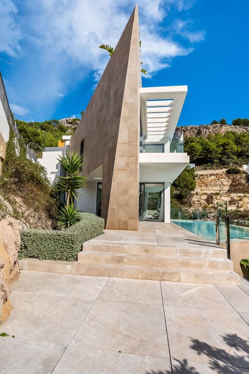 4 soveværelse Villa til salg i Canyamel med swimmingpool garage - € 3.900.000 (Ref: 7717146)