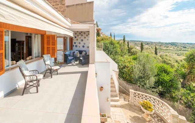 4 soveværelse Byhus til salg i Selva med garage - € 595.000 (Ref: 8420060)