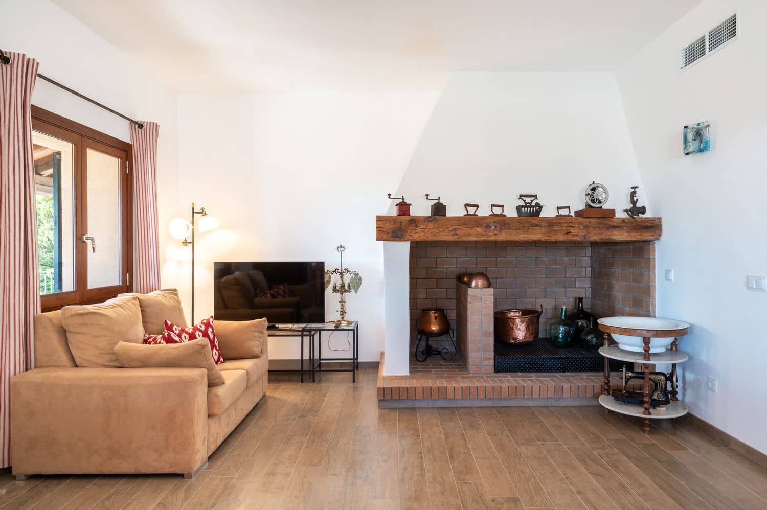 4 sypialnia Finka/Dom wiejski na sprzedaż w Puntiro z basenem garażem - 1 855 000 € (Ref: 8607983)