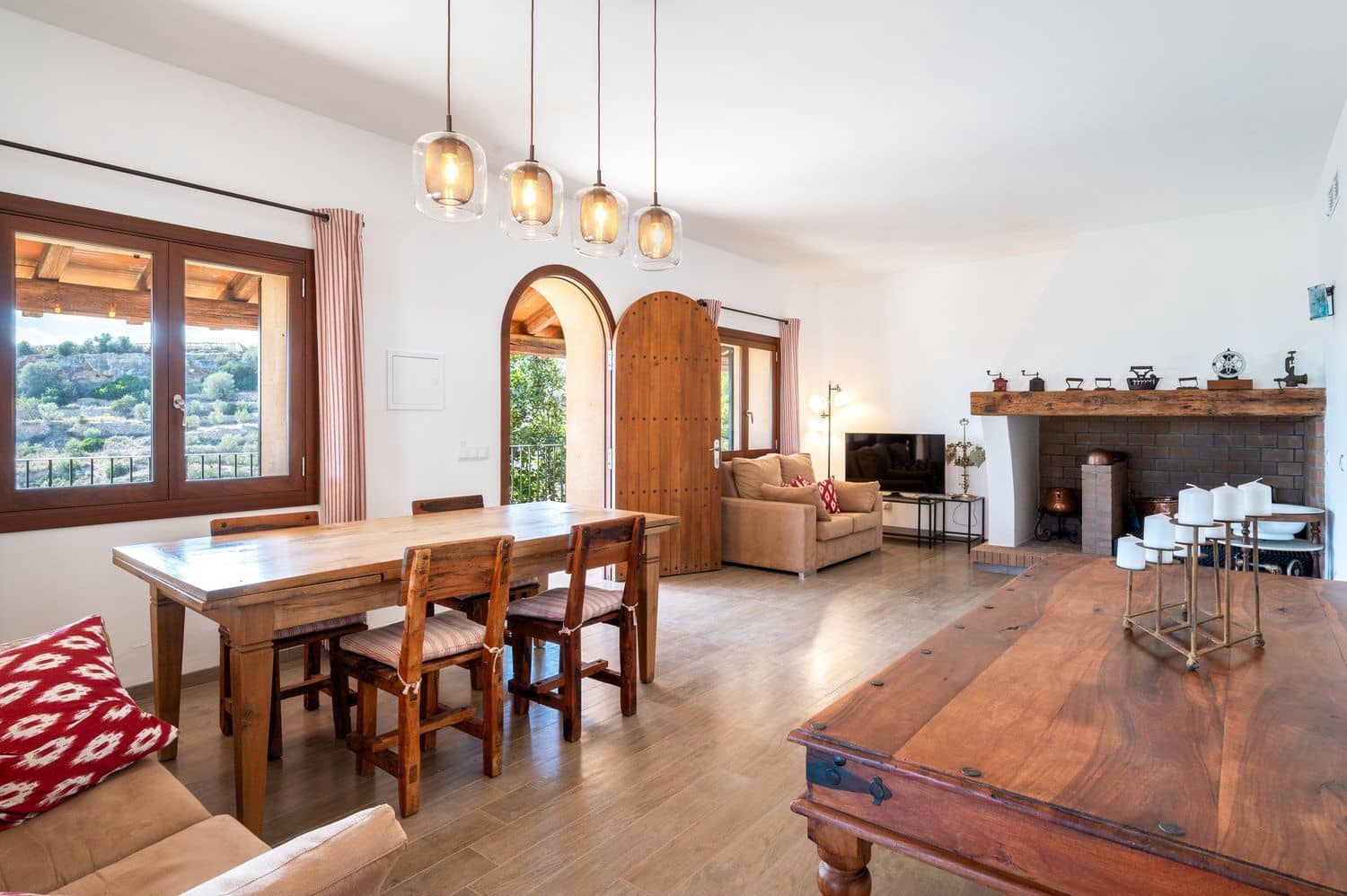 4 sypialnia Finka/Dom wiejski na sprzedaż w Puntiro z basenem garażem - 1 855 000 € (Ref: 8607983)