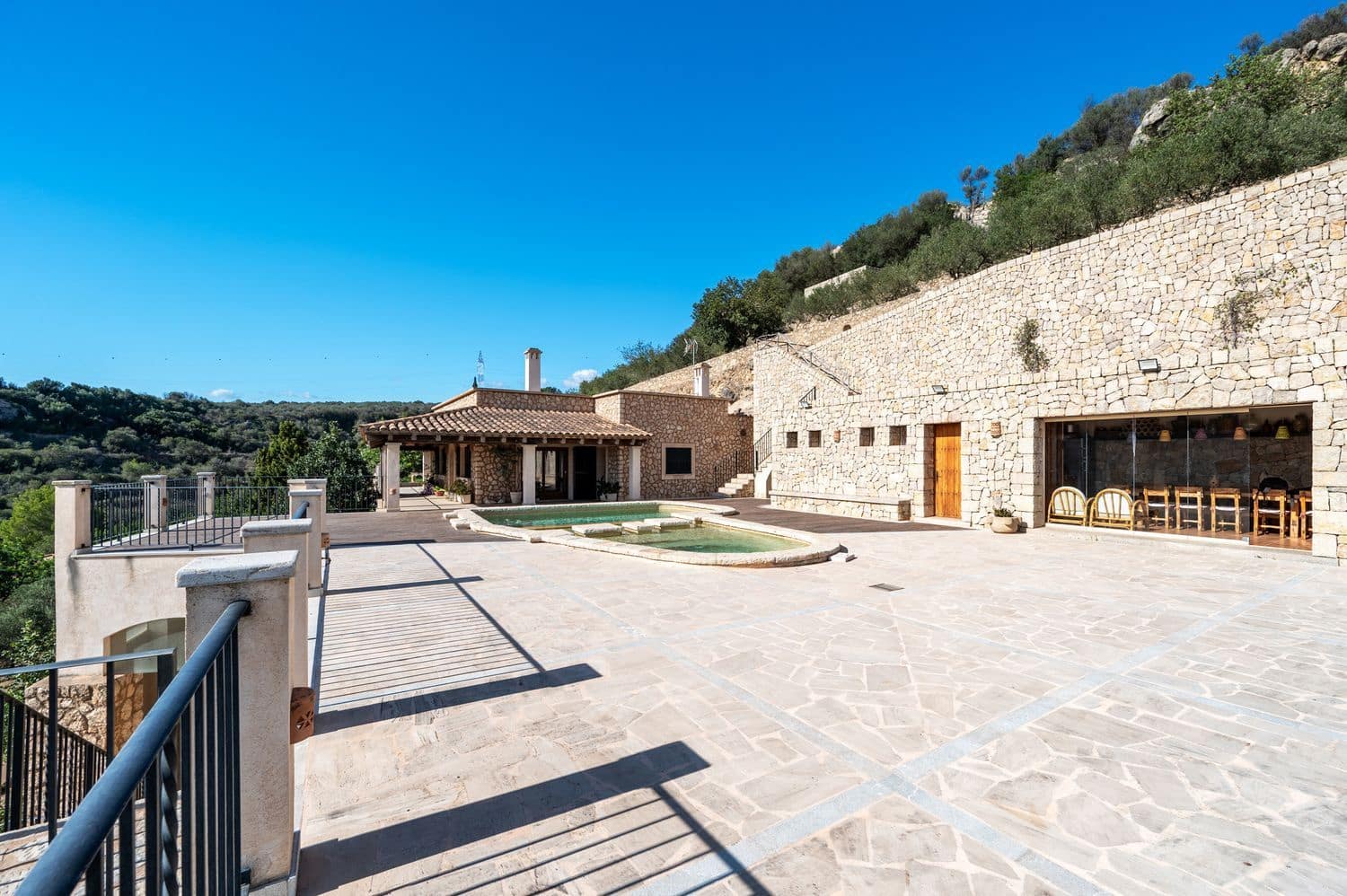 4 sypialnia Finka/Dom wiejski na sprzedaż w Puntiro z basenem garażem - 1 855 000 € (Ref: 8607983)