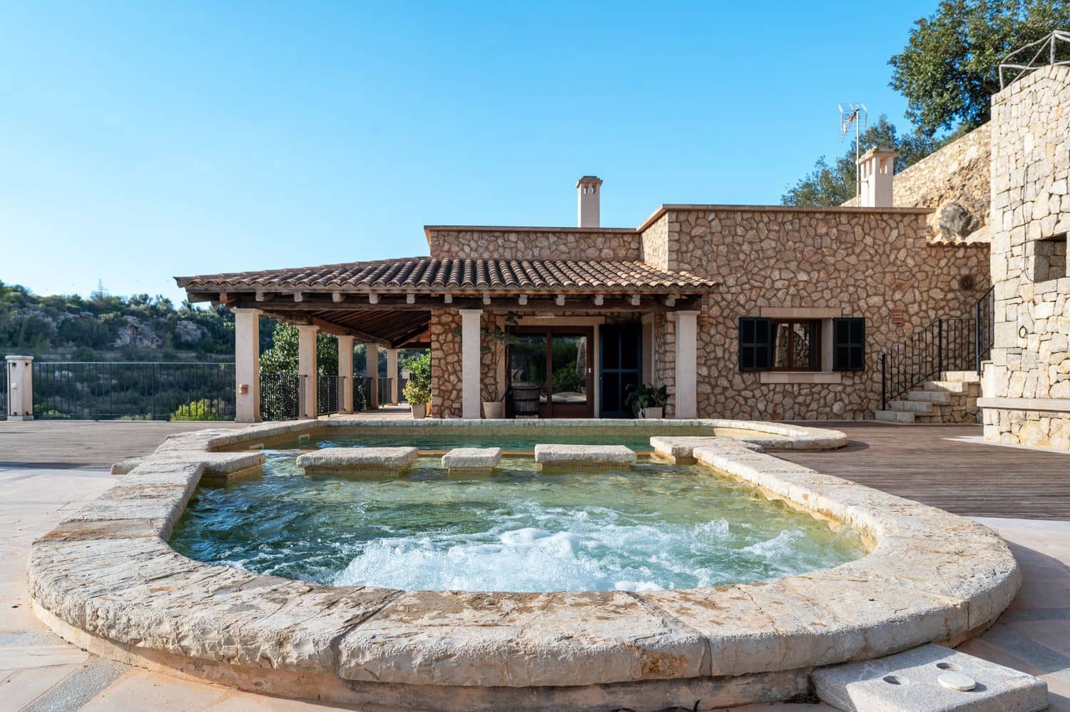 4 sypialnia Finka/Dom wiejski na sprzedaż w Puntiro z basenem garażem - 1 855 000 € (Ref: 8607983)