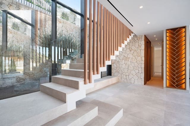 5 bedroom Villa for sale in Puerto de Andratx, Andratx with pool garage - € 7,850,000 (Ref: 8815258)