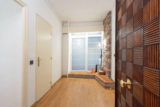 3 soveværelse Lejlighed til salg i L'Antiga Esquerra de L'Eixample, Barcelona by med garage - € 510.000 (Ref: 9023989)