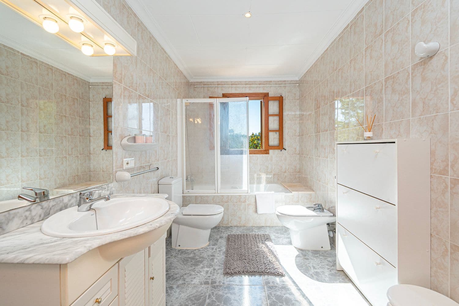 3 slaapkamer Finca/Landhuis te huur in Selva met zwembad garage - € 2.500 (Ref: 9246324)