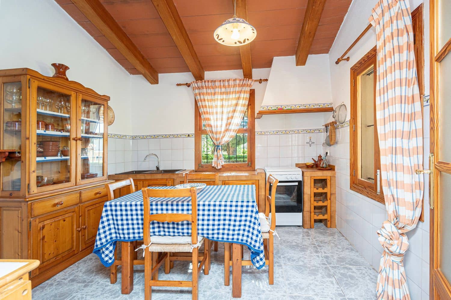 3 slaapkamer Finca/Landhuis te huur in Selva met zwembad garage - € 2.500 (Ref: 9246324)