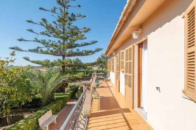 3 bedroom Finca/Country House for rent in Selva with pool garage - € 2,500 (Ref: 9246324)