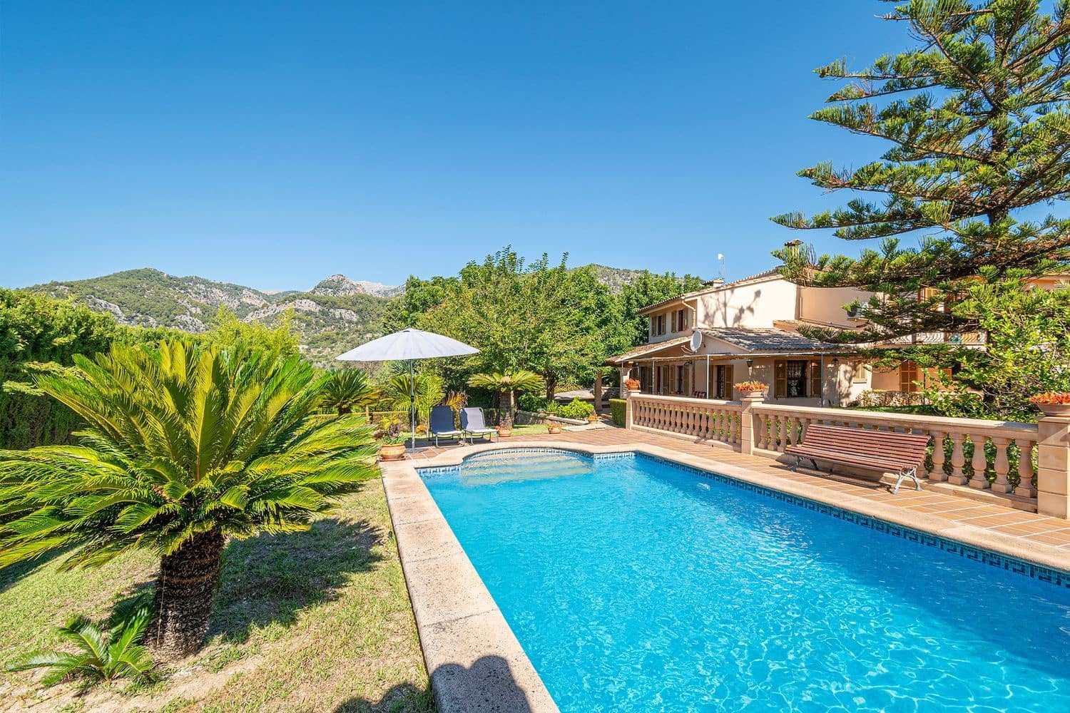 3 slaapkamer Finca/Landhuis te huur in Selva met zwembad garage - € 2.500 (Ref: 9246324)