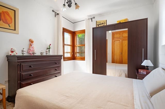 4 makuuhuone Bungalow myytävänä paikassa El Pont d'Inca / Es Pont d'Inca, Marratxí mukana uima-altaan 
autotalli - 865 000 € (Ref: 9374672)