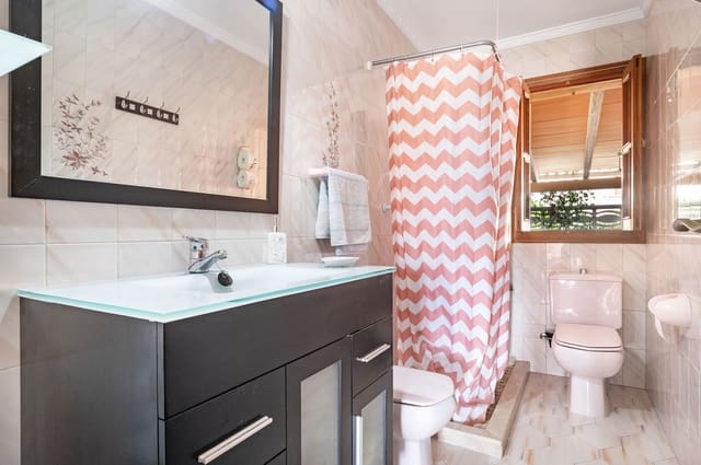 4 makuuhuone Bungalow myytävänä paikassa El Pont d'Inca / Es Pont d'Inca, Marratxí mukana uima-altaan 
autotalli - 865 000 € (Ref: 9374672)