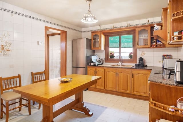 4 makuuhuone Bungalow myytävänä paikassa El Pont d'Inca / Es Pont d'Inca, Marratxí mukana uima-altaan 
autotalli - 865 000 € (Ref: 9374672)