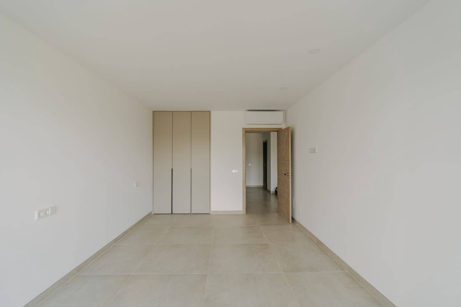 4 sypialnia Dom na sprzedaż w Sa Cabaneta / La Cabaneta z basenem garażem - 970 000 € (Ref: 9378736)