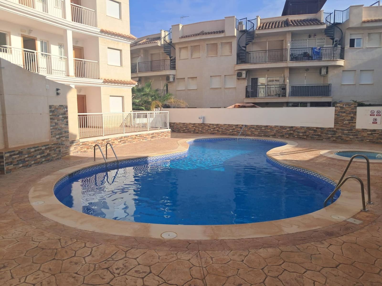 Apartamento de 2 habitaciones en Los Collados en venta con piscina garaje - 140.000 € (Ref: 10136207)