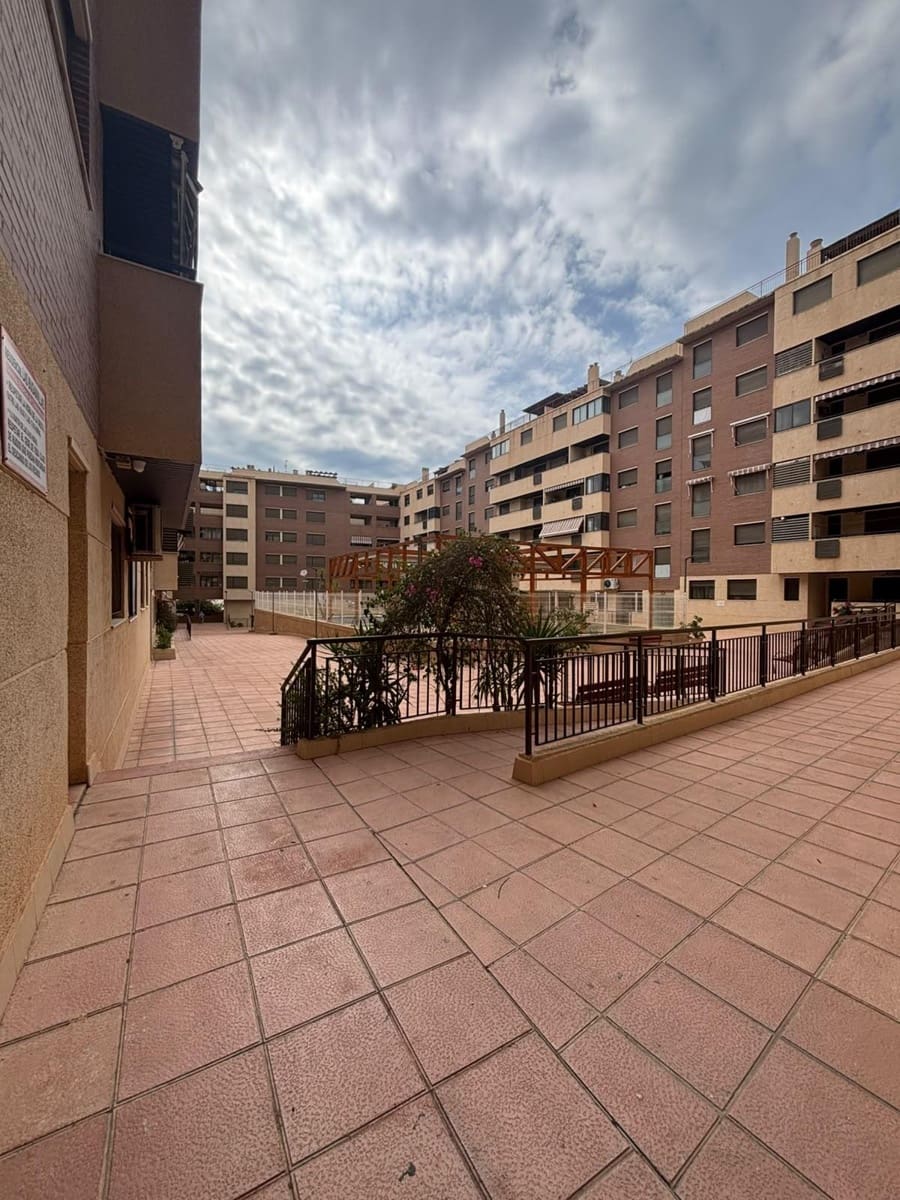 Apartamento de 2 habitaciones en Aguilas en venta con piscina garaje - 206.000 € (Ref: 10148902)