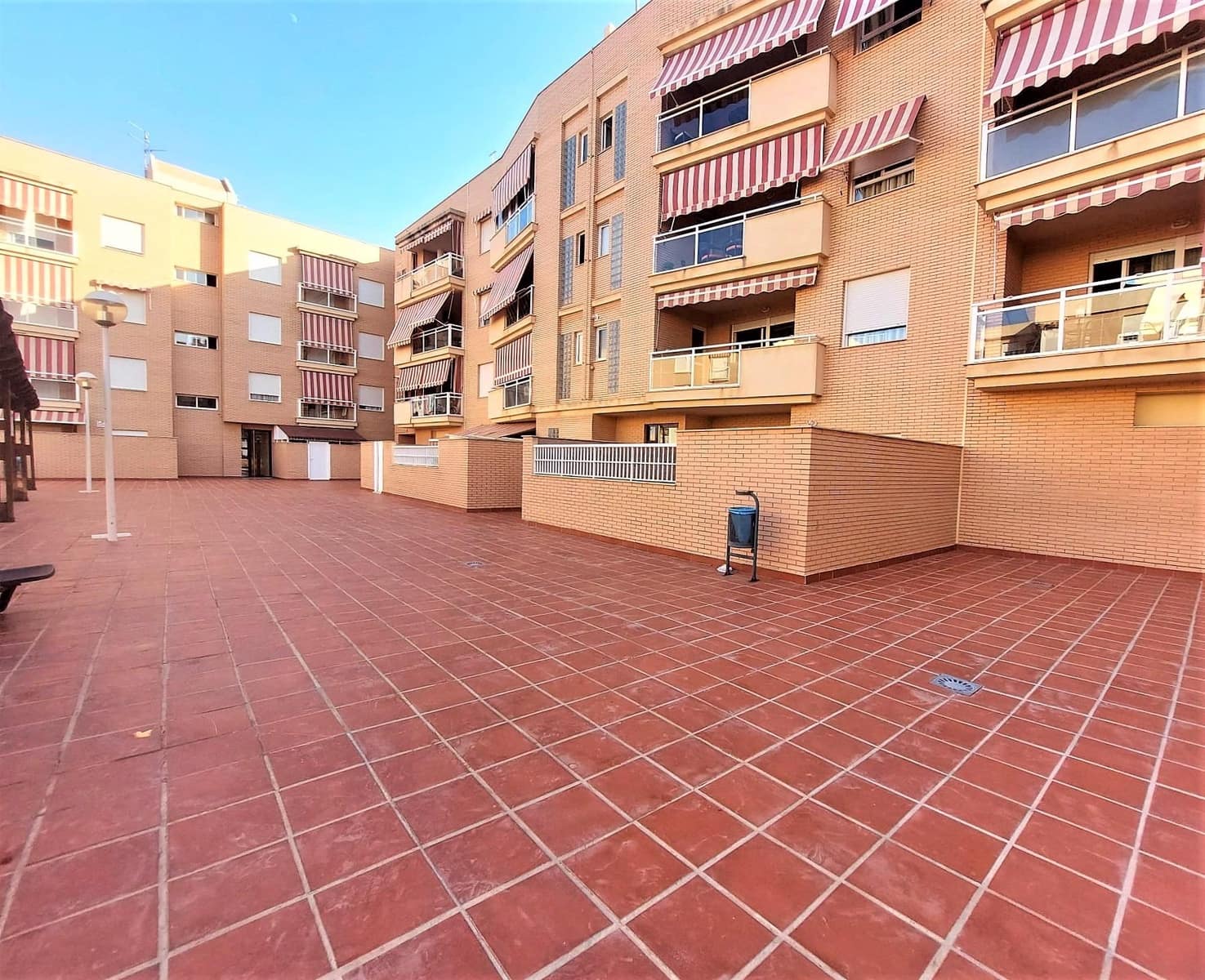 4 bedroom Flat for sale in Aguilas with pool garage - € 290,000 (Ref: 7741572)