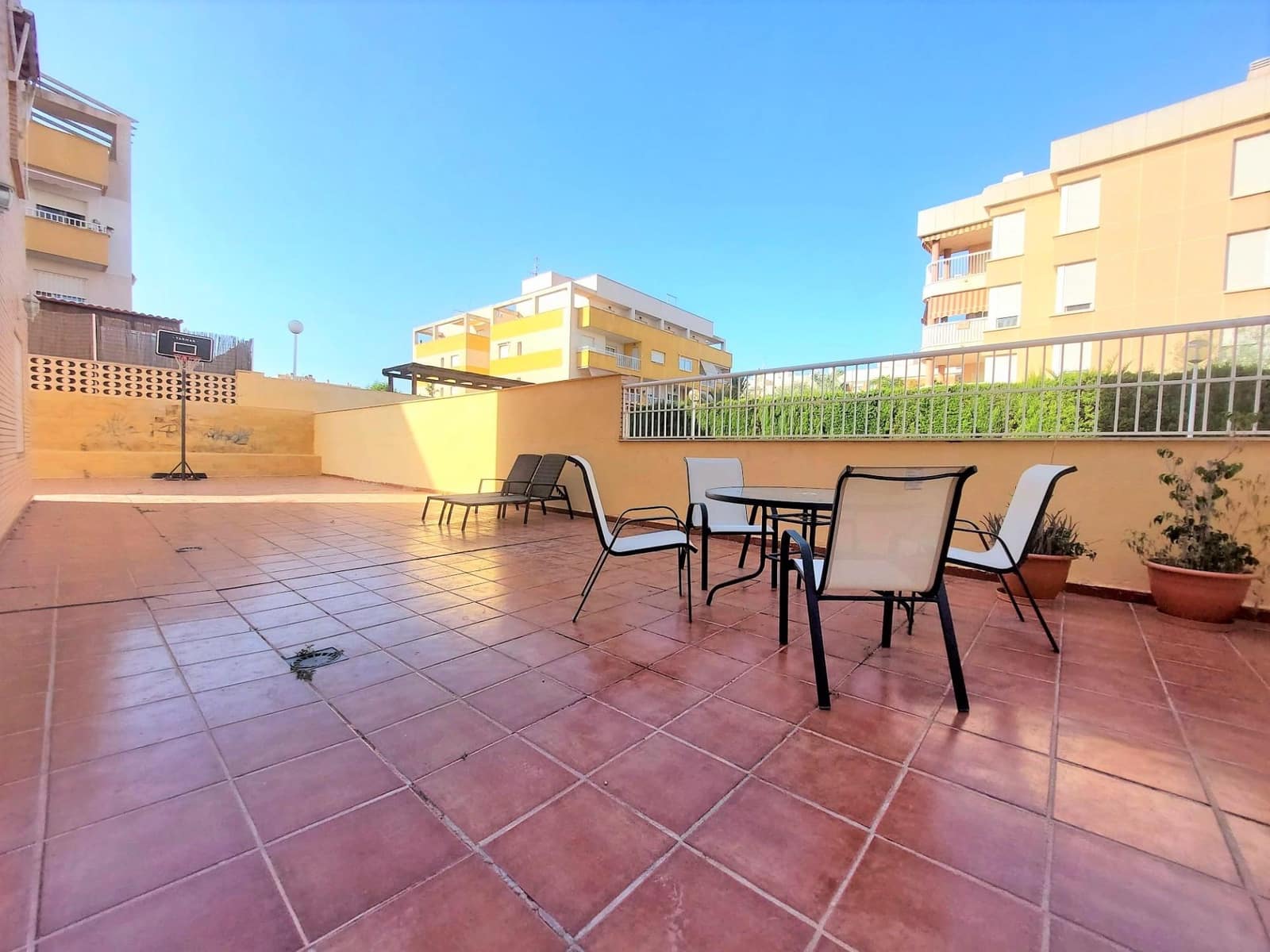4 bedroom Flat for sale in Aguilas with pool garage - € 290,000 (Ref: 7741572)