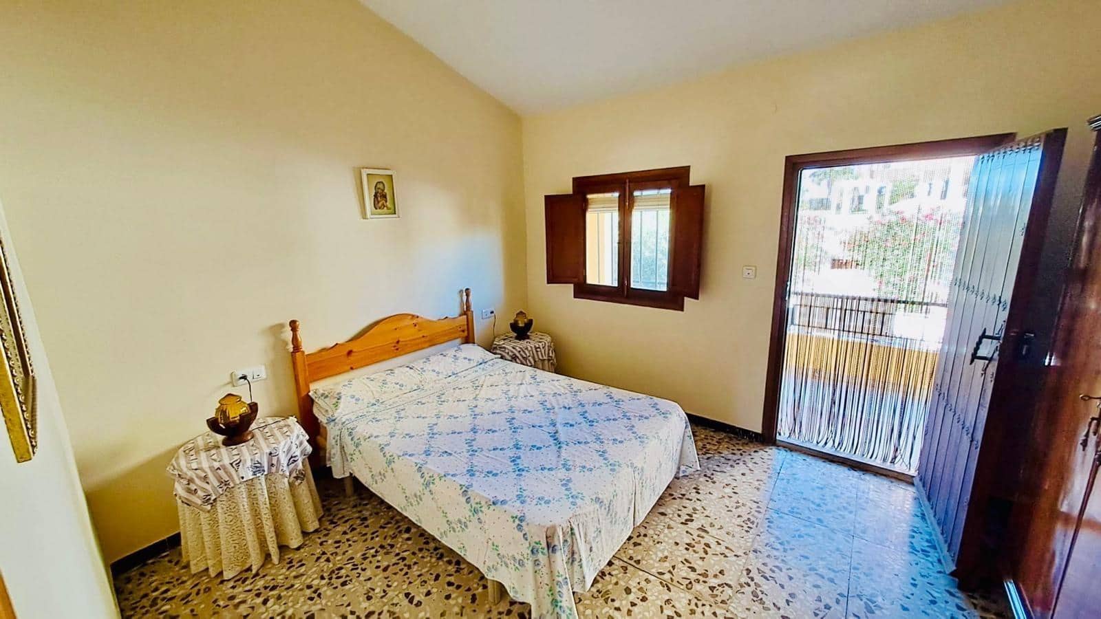 8 makuuhuone Rivitalo myytävänä paikassa San Juan de los Terreros mukana 
autotalli - 257 500 € (Ref: 8303133)