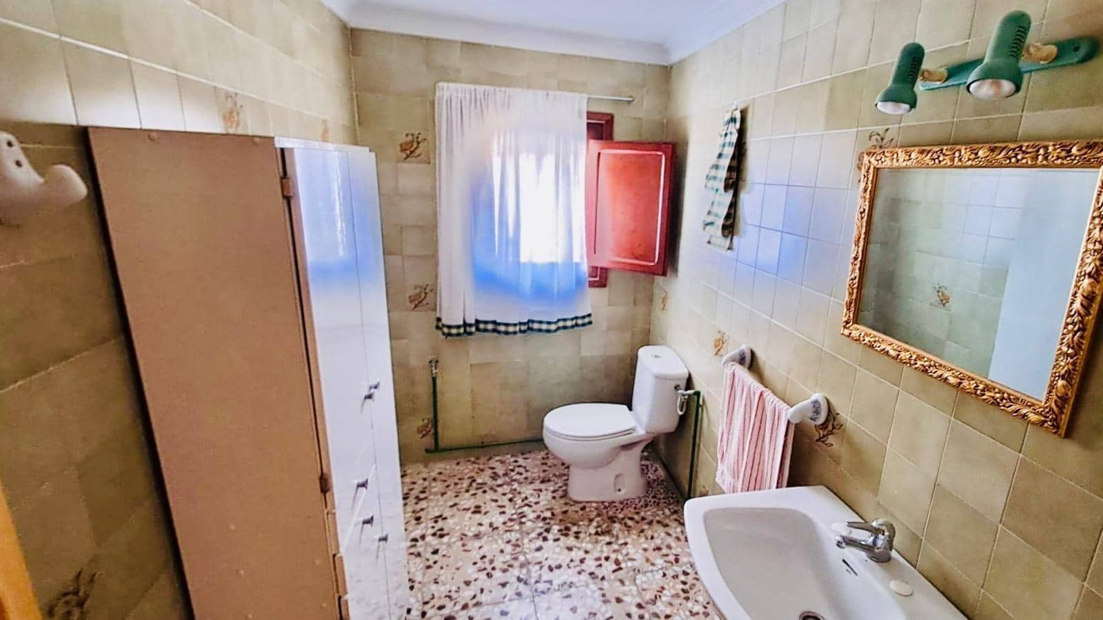 8 makuuhuone Rivitalo myytävänä paikassa San Juan de los Terreros mukana 
autotalli - 257 500 € (Ref: 8303133)