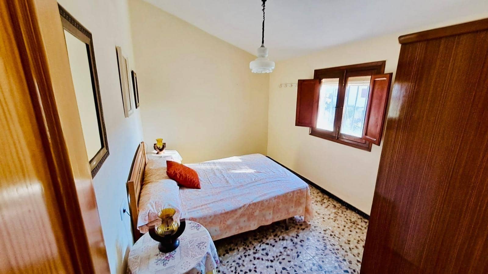 8 makuuhuone Rivitalo myytävänä paikassa San Juan de los Terreros mukana 
autotalli - 257 500 € (Ref: 8303133)