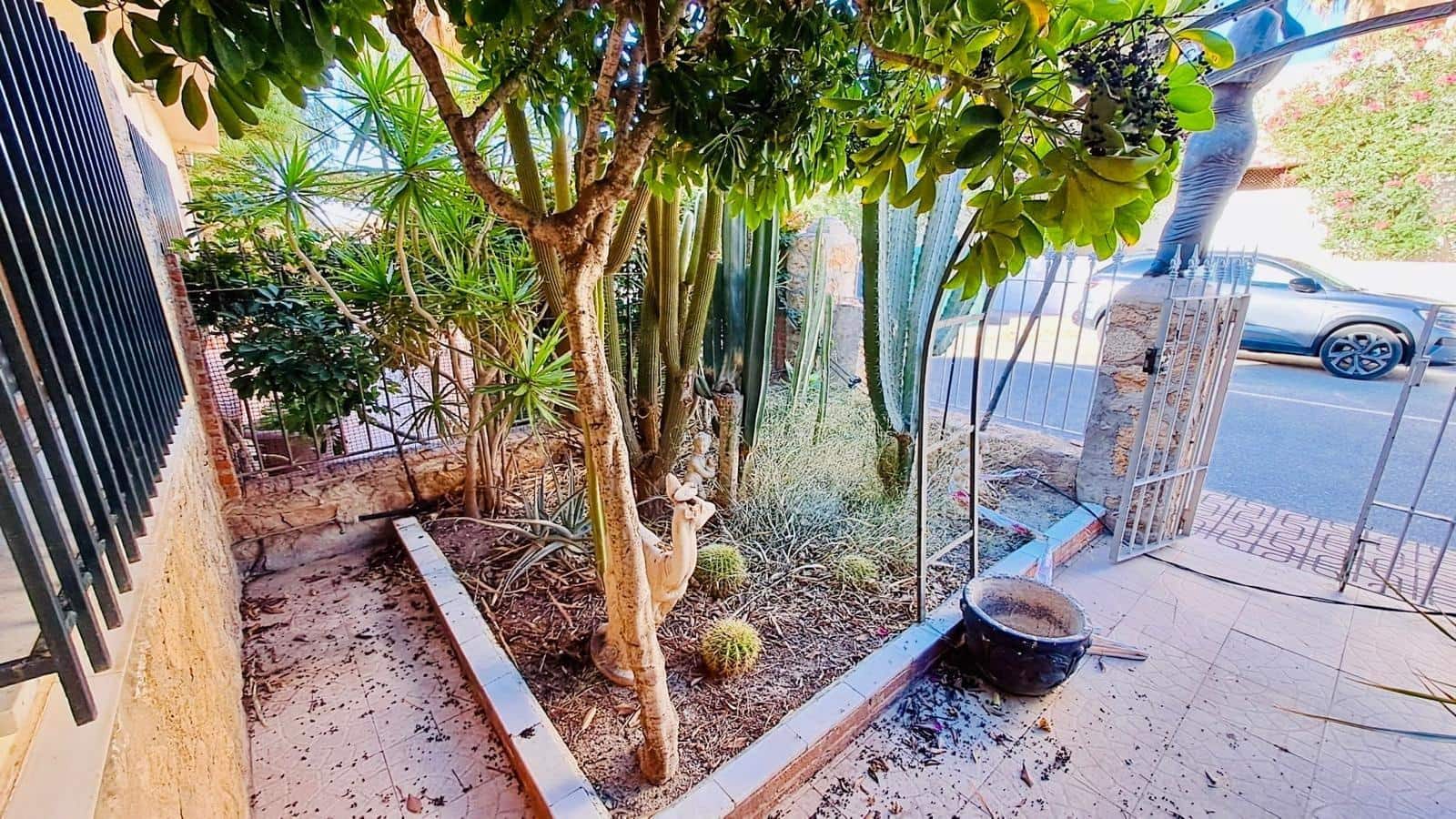 8 makuuhuone Rivitalo myytävänä paikassa San Juan de los Terreros mukana 
autotalli - 257 500 € (Ref: 8303133)