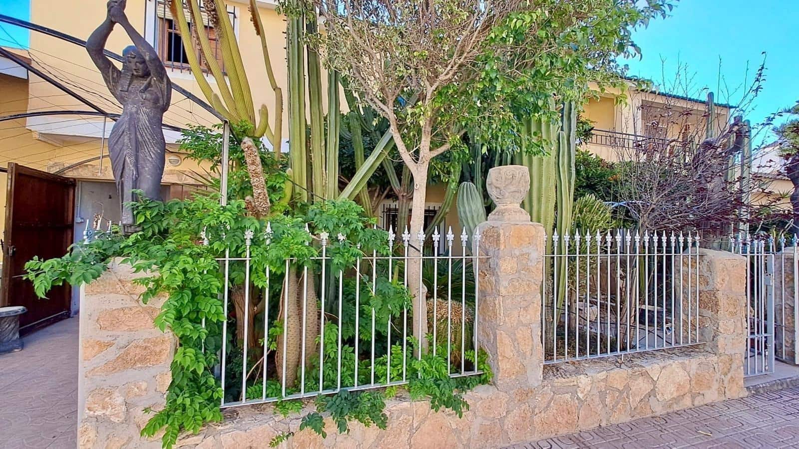 8 makuuhuone Rivitalo myytävänä paikassa San Juan de los Terreros mukana 
autotalli - 257 500 € (Ref: 8303133)