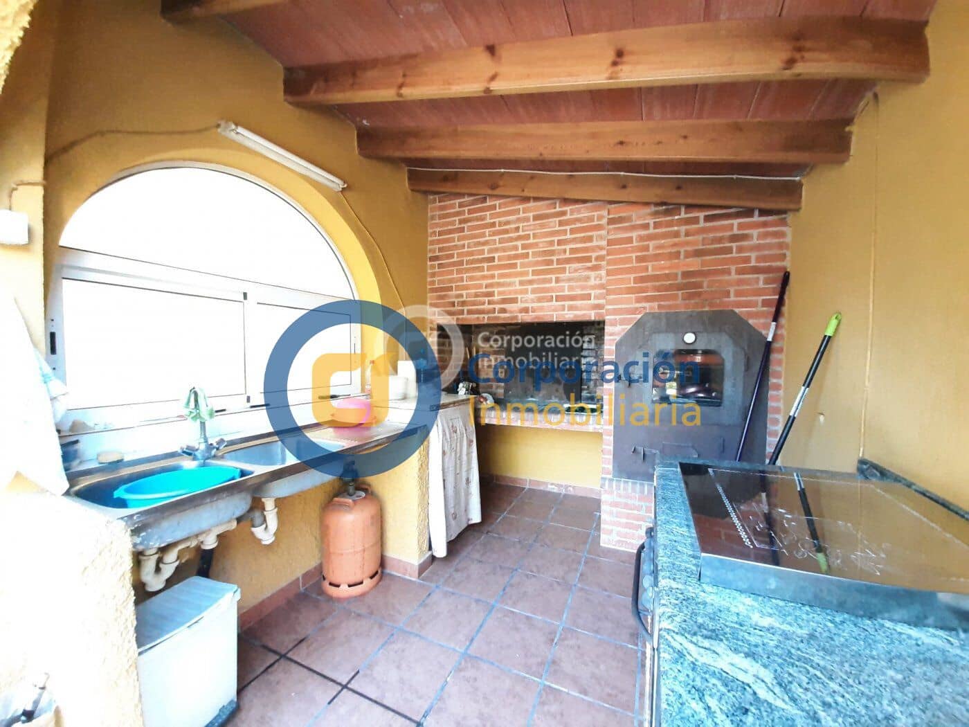 5 soveværelse Villa til salg i Purias med swimmingpool garage - € 315.500 (Ref: 8430651)