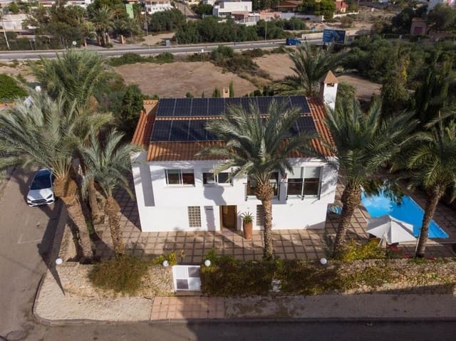 5 soveværelse Villa til salg i Calarreona, Aguilas med swimmingpool - € 1.000.000 (Ref: 8473912)