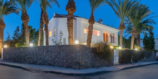 5 soveværelse Villa til salg i Calarreona, Aguilas med swimmingpool - € 1.000.000 (Ref: 8473912)