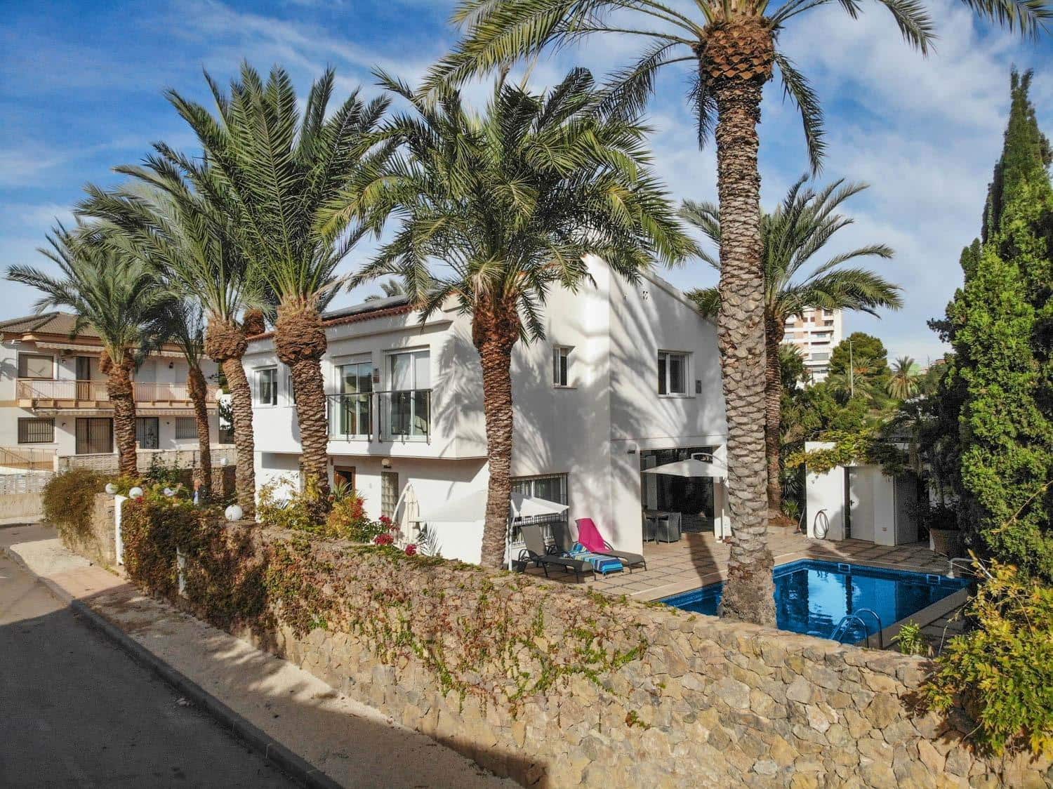 5 soveværelse Villa til salg i Calarreona med swimmingpool - € 1.000.000 (Ref: 8473912)