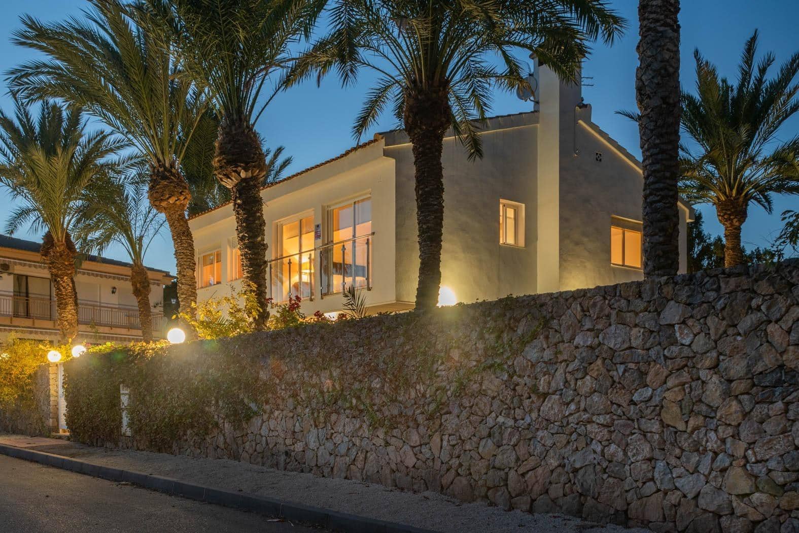 5 soveværelse Villa til salg i Calarreona med swimmingpool - € 1.000.000 (Ref: 8473912)