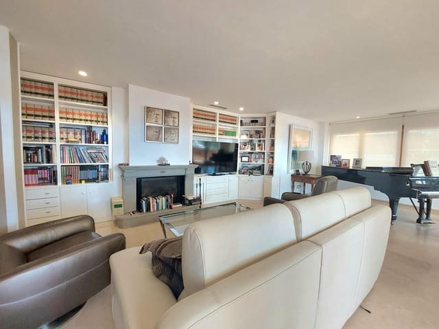 3 bedroom Penthouse for sale in Aguilas with garage - € 650,000 (Ref: 8564698)