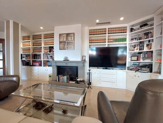 3 bedroom Penthouse for sale in Aguilas with garage - € 650,000 (Ref: 8564698)