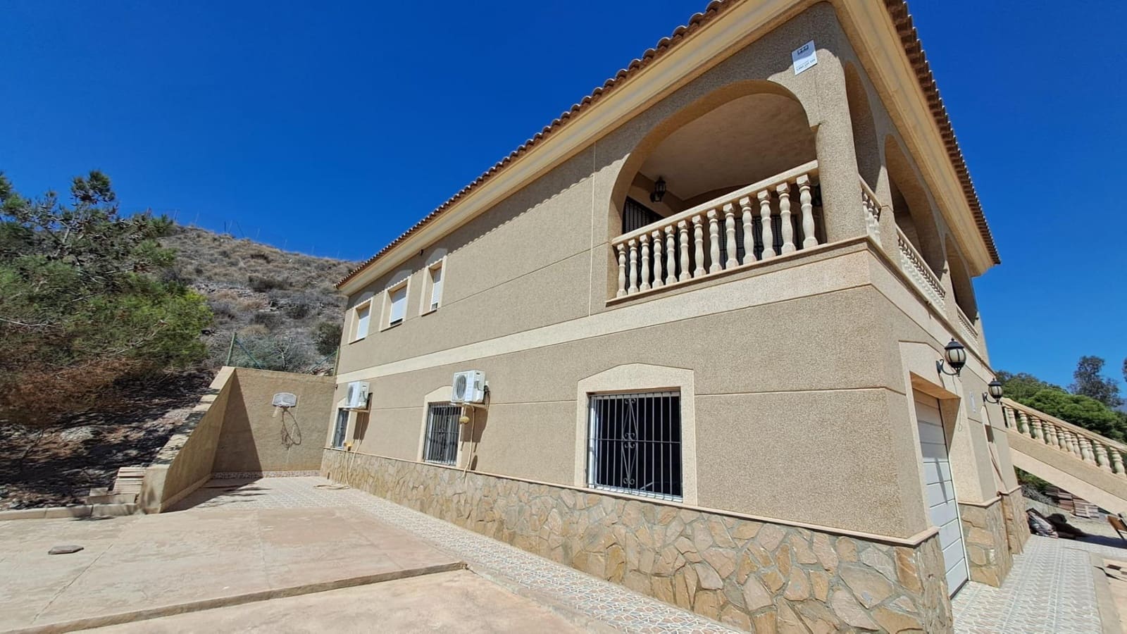5 bedroom Finca/Country House for sale in Aguilas with garage - € 700,000 (Ref: 8652844)