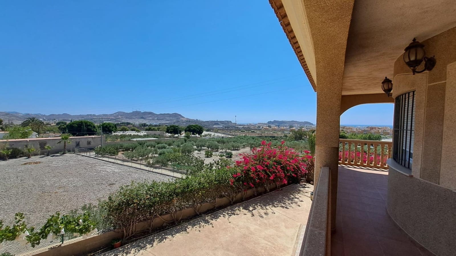 5 bedroom Finca/Country House for sale in Aguilas with garage - € 700,000 (Ref: 8652844)