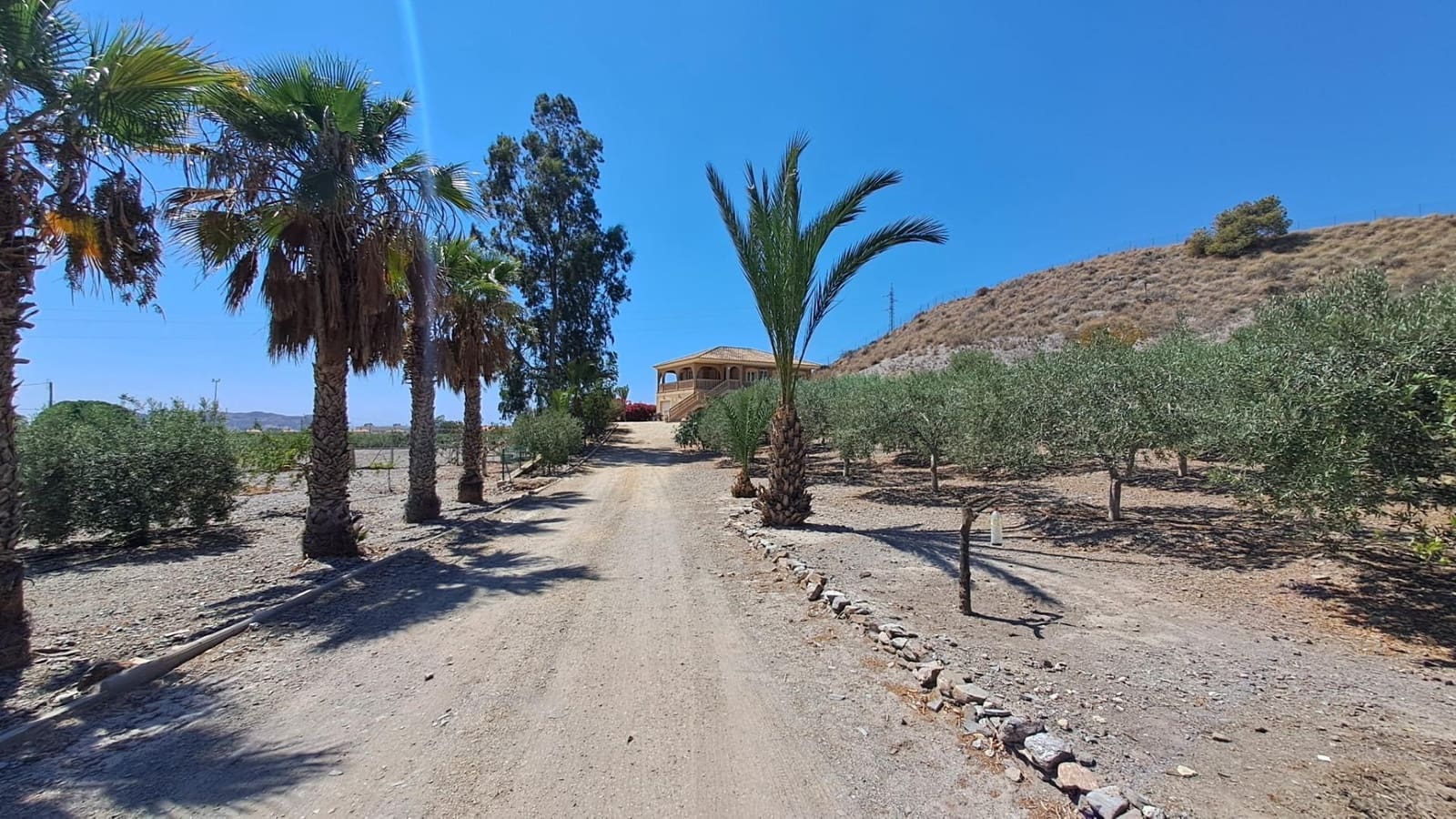 5 bedroom Finca/Country House for sale in Aguilas with garage - € 700,000 (Ref: 8652844)
