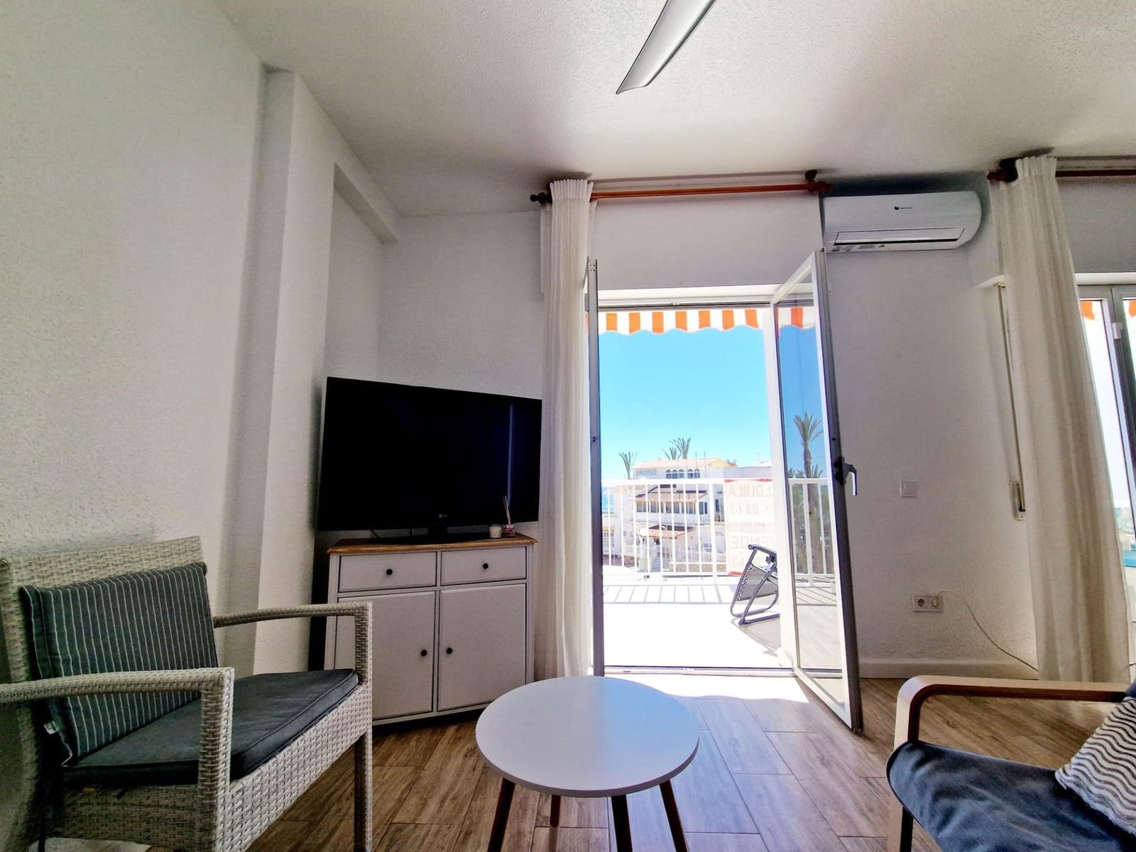 Ático de 2 habitaciones en San Juan de los Terreros en venta - 240.000 € (Ref: 8911400)