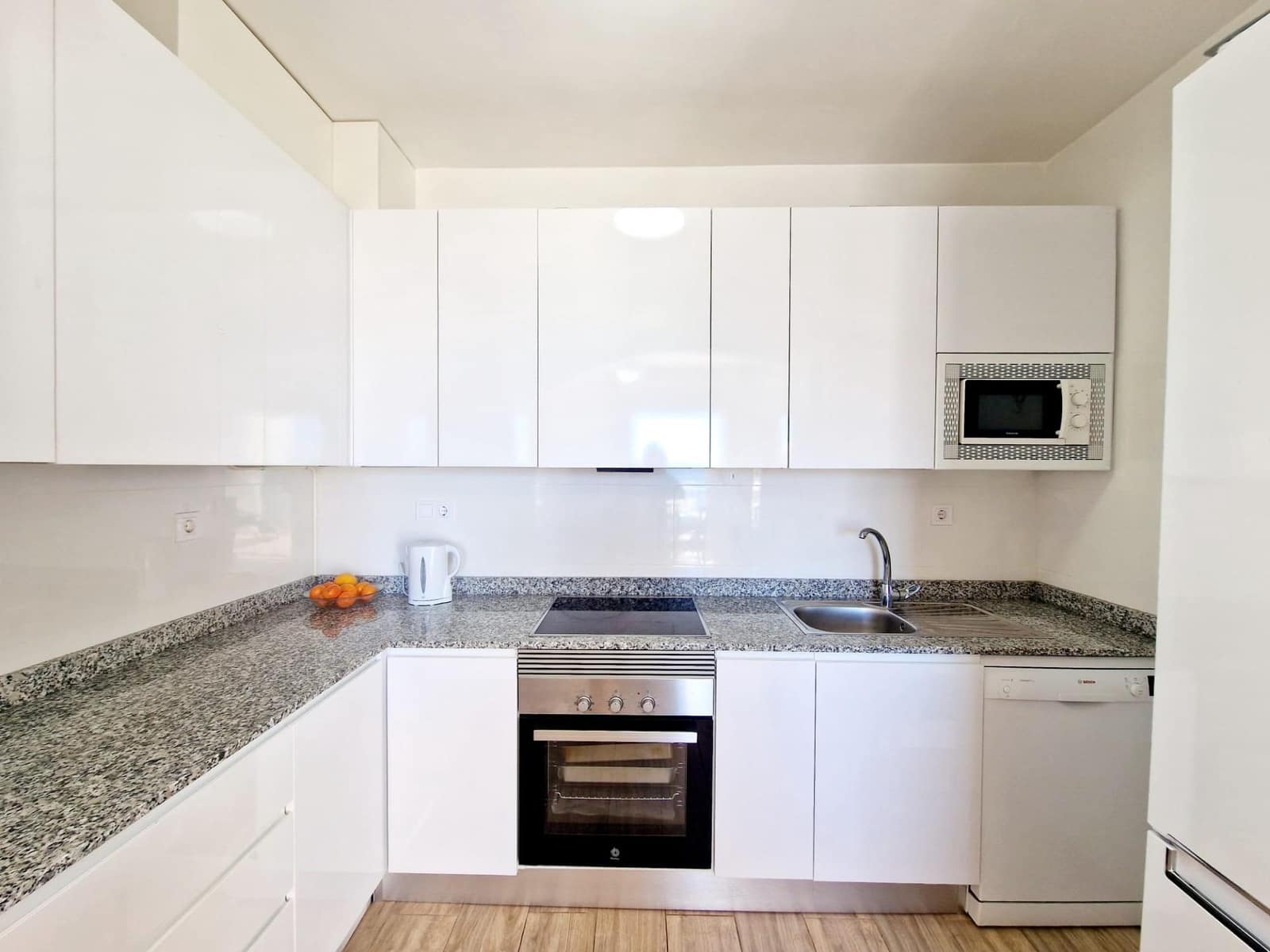 Ático de 2 habitaciones en San Juan de los Terreros en venta - 240.000 € (Ref: 8911400)