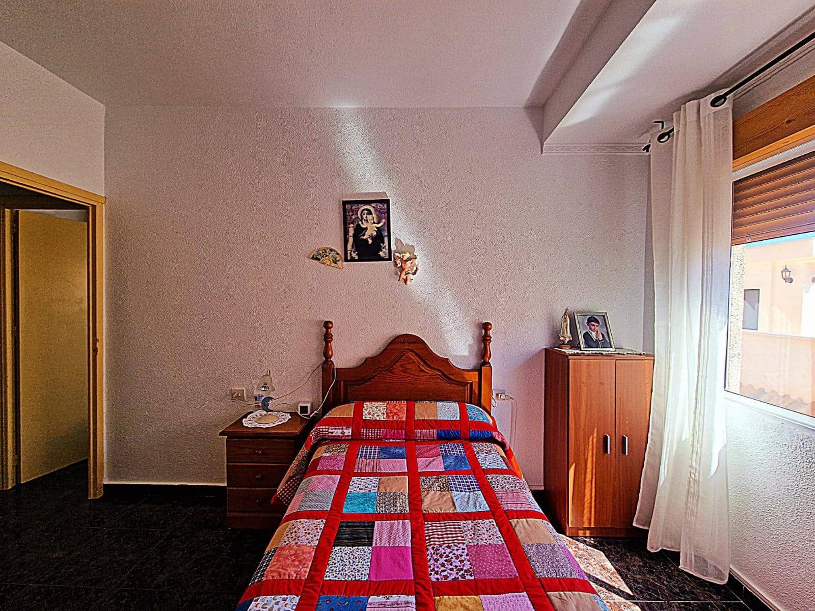 Casa de 4 habitaciones en Aguilas en venta - 125.000 € (Ref: 8923751)