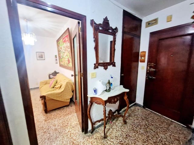 Piso de 3 habitaciones en Aguilas en venta con garaje - 135.000 € (Ref: 8993908)