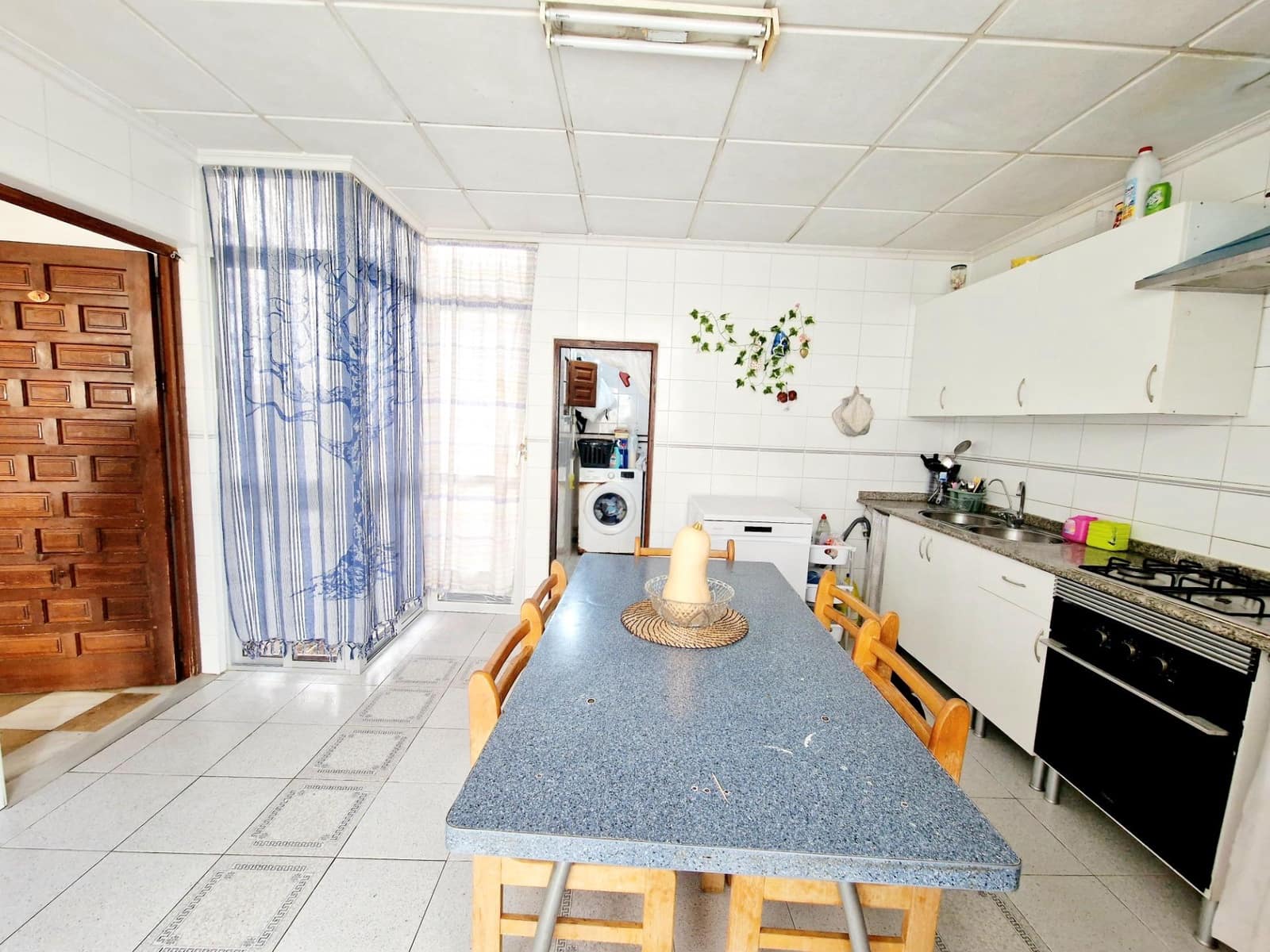 5 bedroom Villa for sale in Aguilas with garage - € 155,000 (Ref: 9622732)