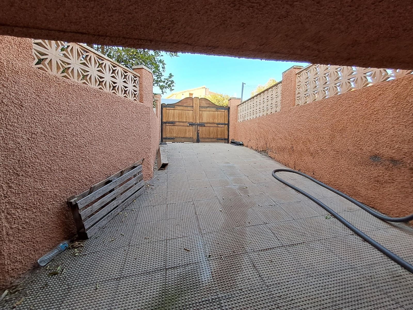 6 bedroom Villa for sale in Aguilas with pool garage - € 429,000 (Ref: 9690897)