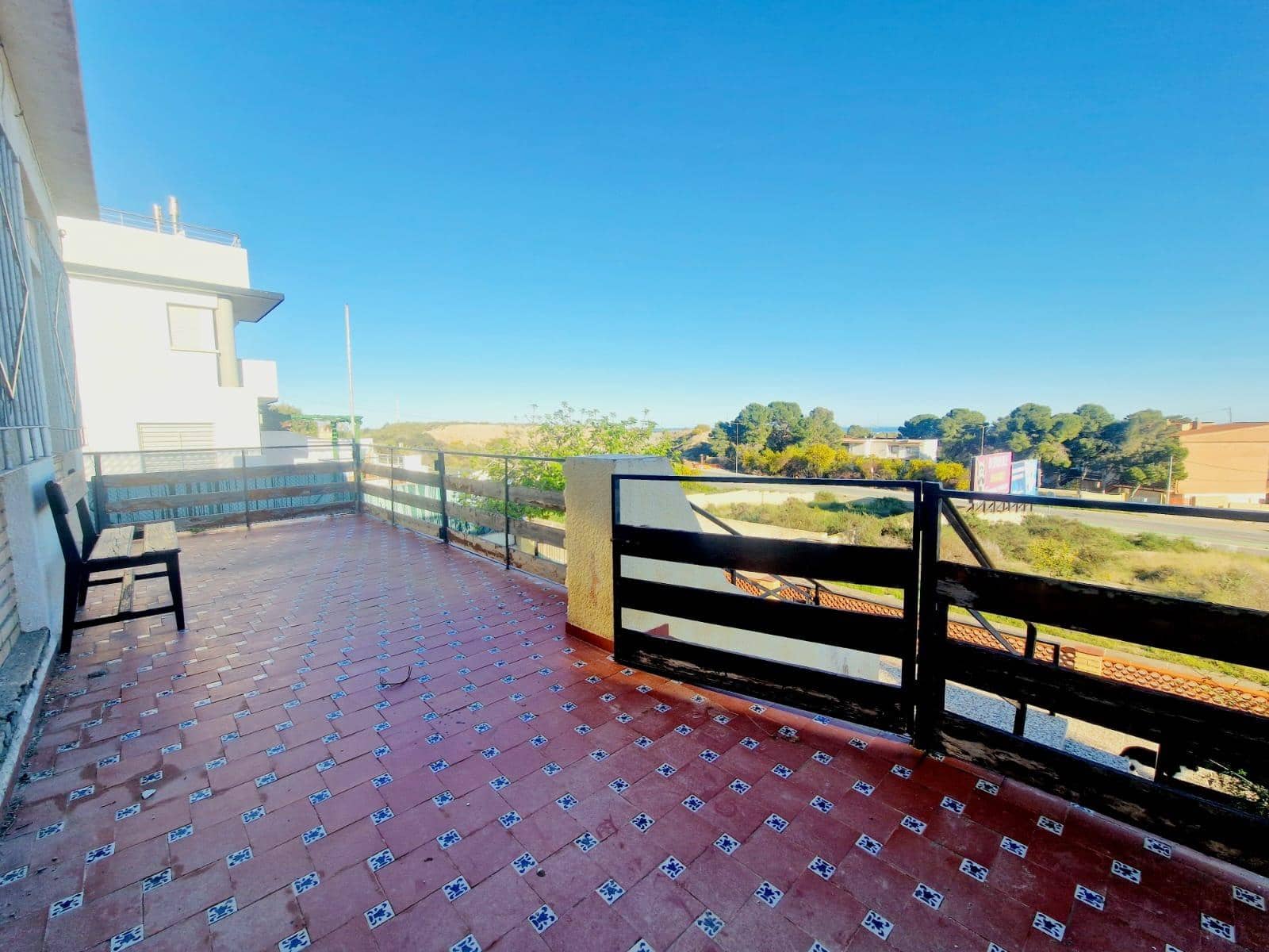 3 bedroom Villa for sale in Calarreona with garage - € 330,000 (Ref: 9695469)