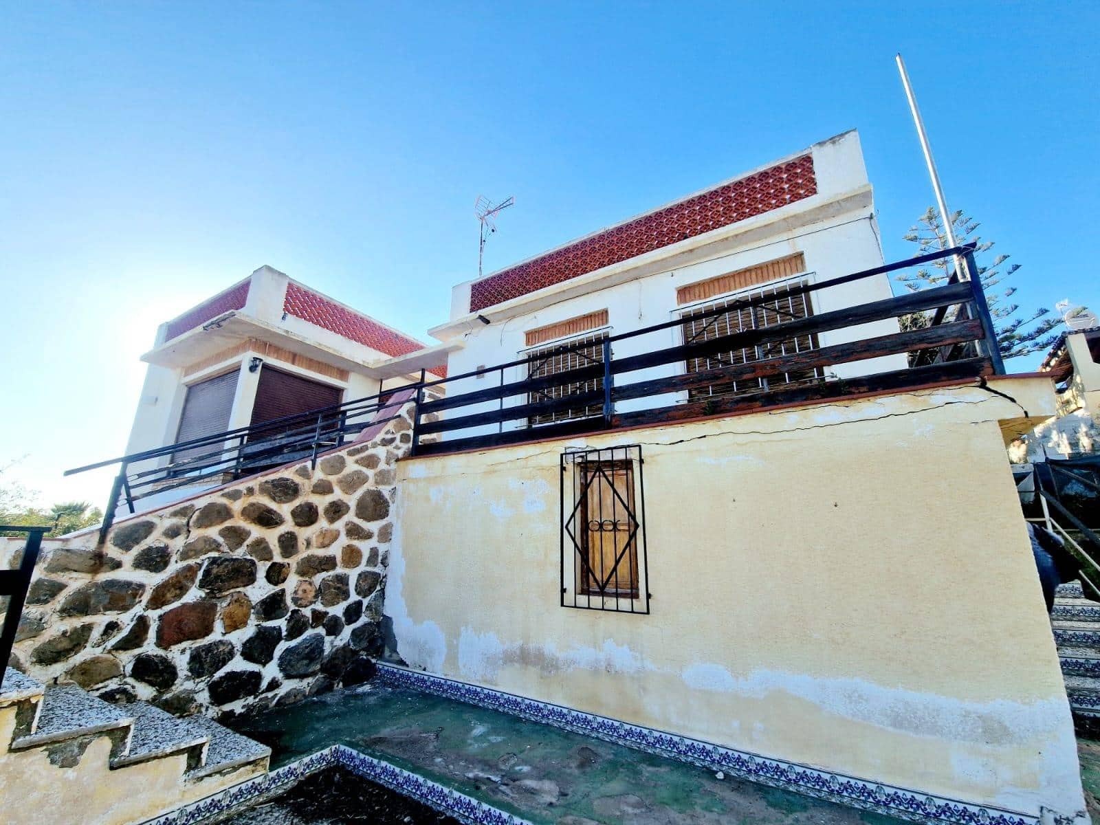 3 bedroom Villa for sale in Calarreona with garage - € 330,000 (Ref: 9695469)