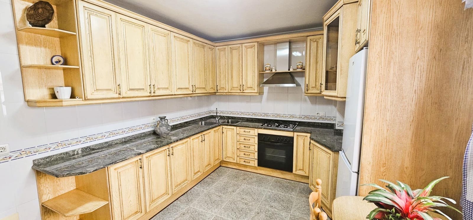 4 bedroom Villa for sale in Aguilas - € 175,000 (Ref: 9712109)