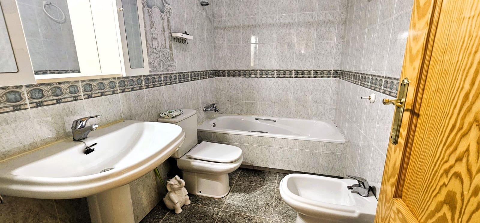 4 bedroom Villa for sale in Aguilas - € 175,000 (Ref: 9712109)